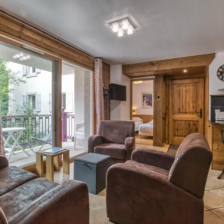 Villa Vallet- Newly Renovated 2 Bedroom Nestled Just Off The Main Street Chamonix Exterior foto